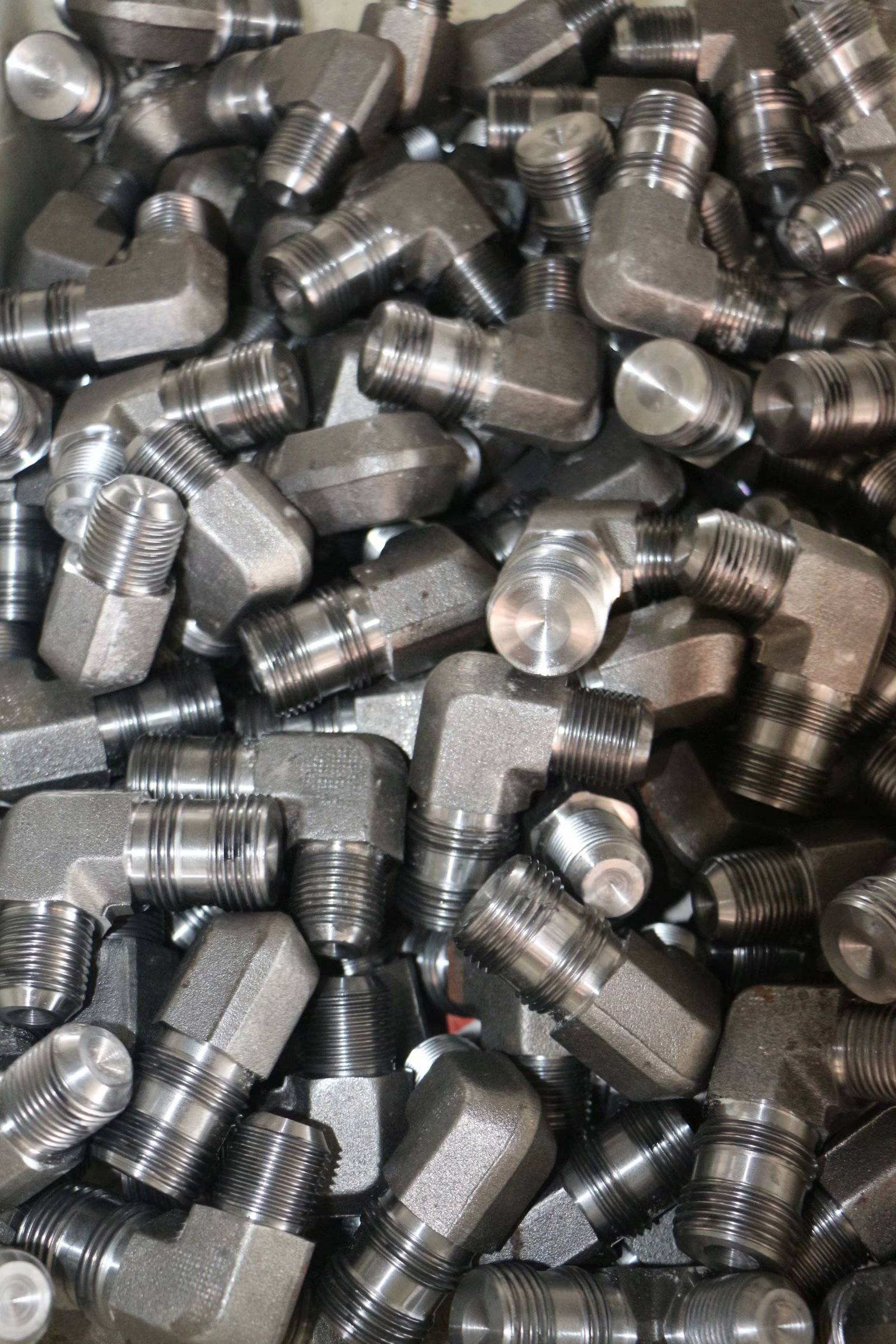 從佼佼學(xué)子到外貿(mào)公司總經(jīng)理的華麗轉(zhuǎn)身-訪江西晟潯機(jī)械創(chuàng)始人周啟榮