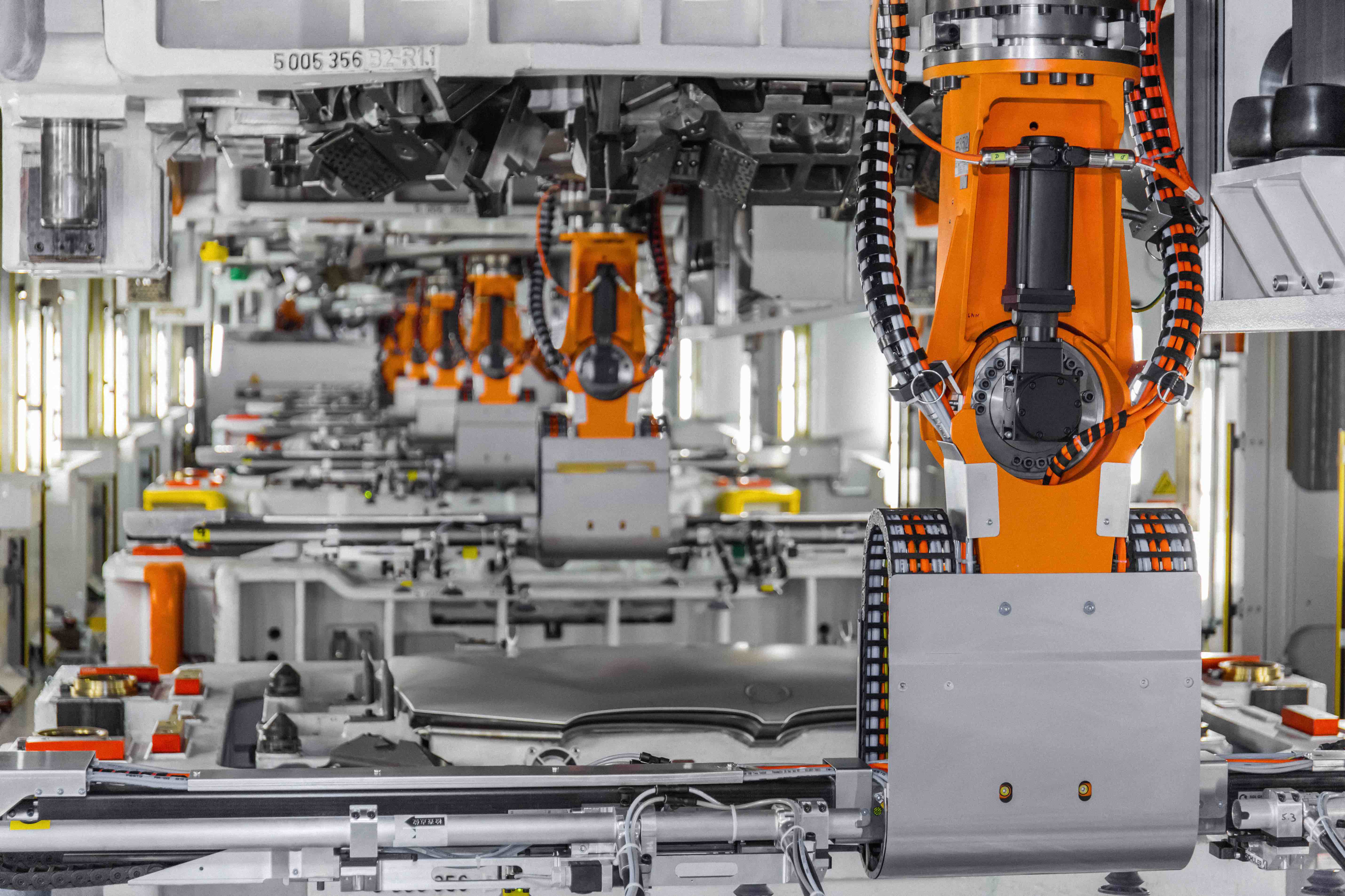 開上寶馬新5系Li之前,你可以先看看生產(chǎn)它的工廠